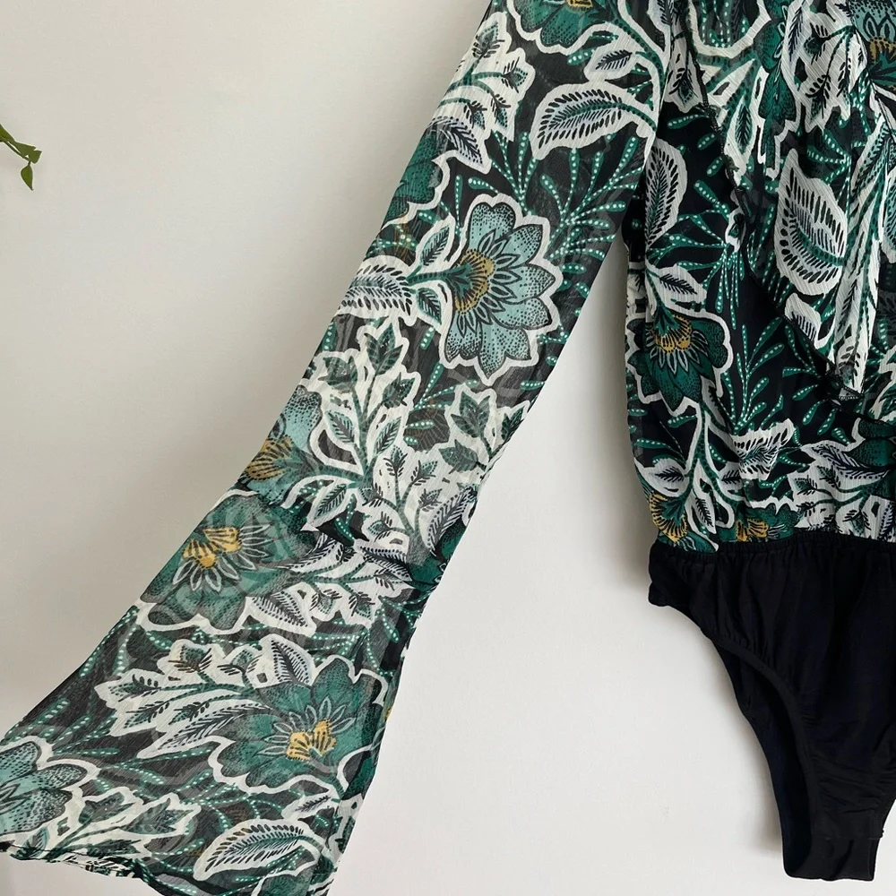 NWT Band of the Free Floral Chiffon Ruffle Bodysuit Green Black Women’s Small - Picture 8 of 9